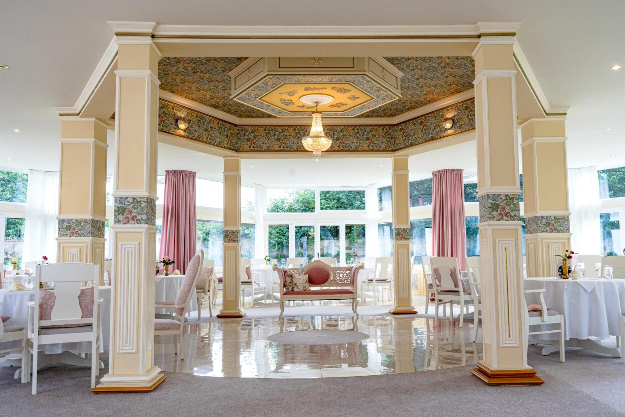Schlosshotel Wilhelmsthal Calden Bagian luar foto