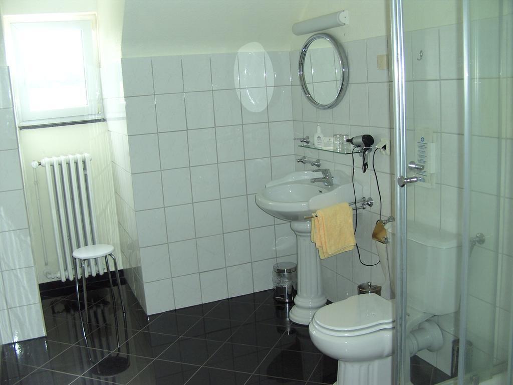 Schlosshotel Wilhelmsthal Calden Ruang foto